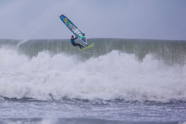 RedBull Storm chase - Gwithian Beach Cornwall 2014 - RedBull / ©Sebastian Marko