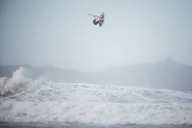 RedBull Storm chase - Gwithian Beach Cornwall 2014 - RedBull / ©Sebastian Marko