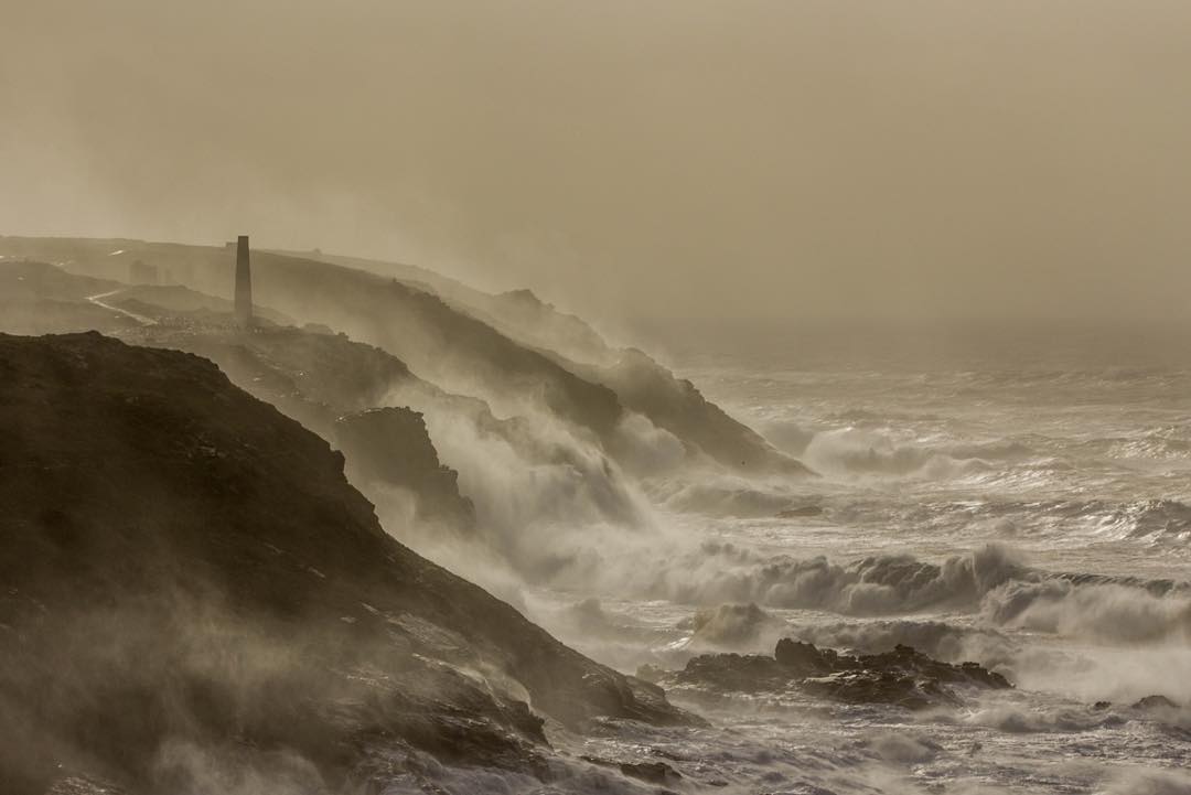 The cornish coast getting hit by huge waves of storm imogen