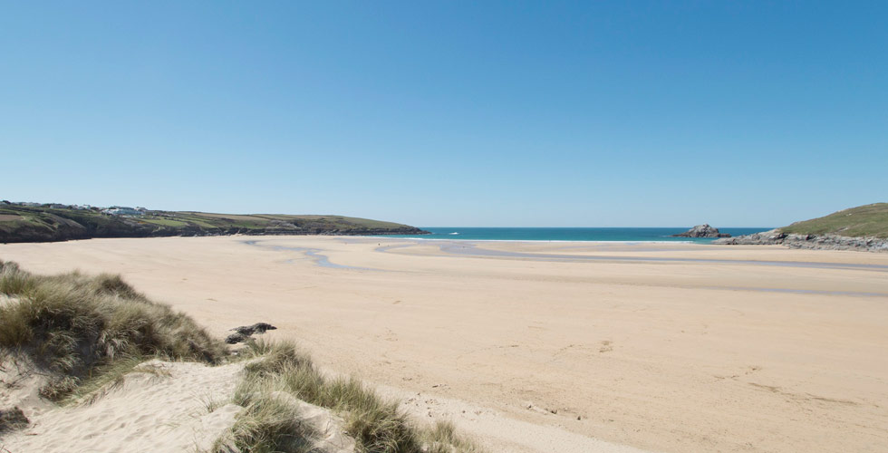 dog-friendly-beaches-crantock-360beaches